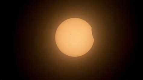 Solar Eclipse 2024 मैक्सिको अमेरिका में साल का पहला पूर्ण सूर्य ग्रहण चांद के आगोश में समाया