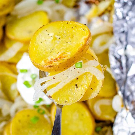 Grilled Foil Packet Potatoes With Onions Gimme Some Grilling