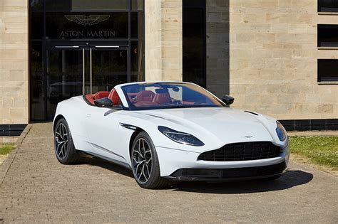 Foto Aston Martin 2018 Db11 V8 Volante Henley Royal Regatta Cabrio