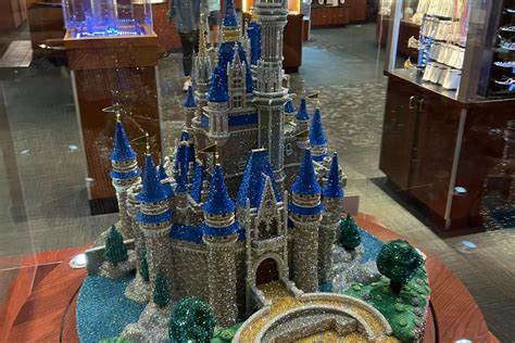 PHOTOS 250 000 Crystal Covered Cinderella Castle By Arribas Brothers