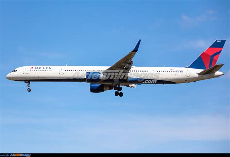 Boeing 757 351 Large Preview AirTeamImages