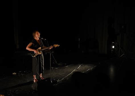 A Glass Act: Dan Whitehouse ‘Reflections On The Glass Age’ - Versatile