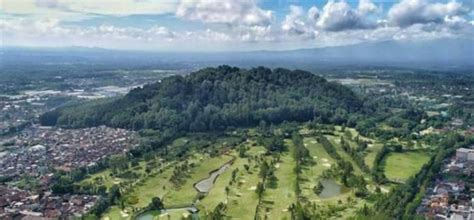 Lokasi Gunung Tidar Dan 5 Fakta Menariknya Paku Tanah Jawa Dan Makam