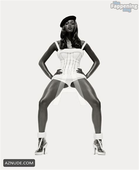 Naomi Campbell Nude Photoshoot AZNude