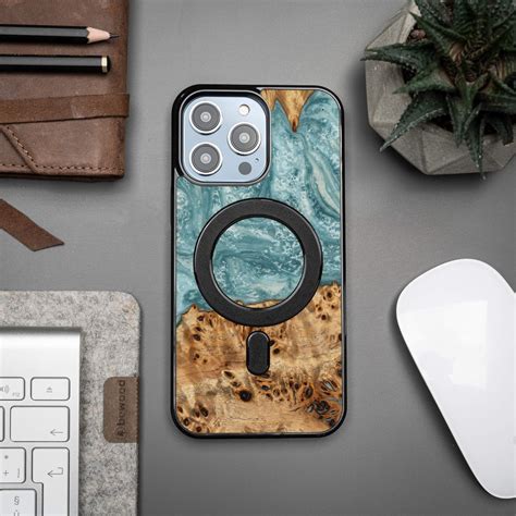 Etui Bewood Unique Na Iphone Pro Max Planets Uran Z Magsafe