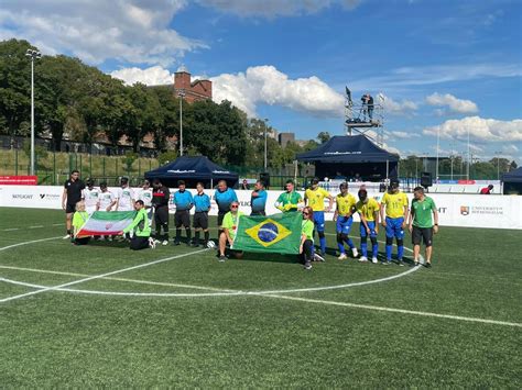 Brasil estreia vitória sobre Irã na Copa do Mundo de futebol de