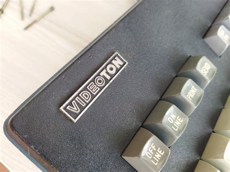 1976 Videoton VT-340 keyboard