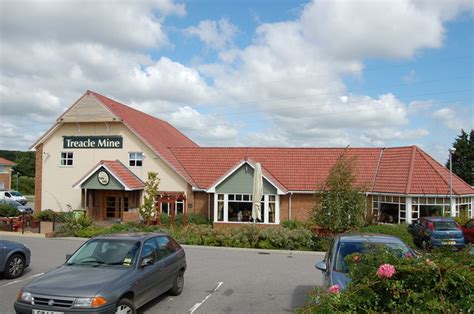 The Treacle Mine Pubrestaurant Off © Julian P Guffogg Cc By Sa20