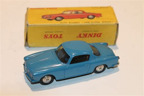 Alfa Romeo Super Sprint Bleu Dinky Toys