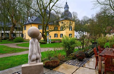 Wuppertaler Schloss Lüntenbeck steht zum Verkauf