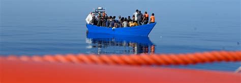 Emergenza Migranti Salvataggi In Poche Ore Nel Mediterraneo Foto