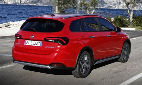 Fiat Tipo Cross Prezzo Dimensioni Interni E Motori Hybrid Station