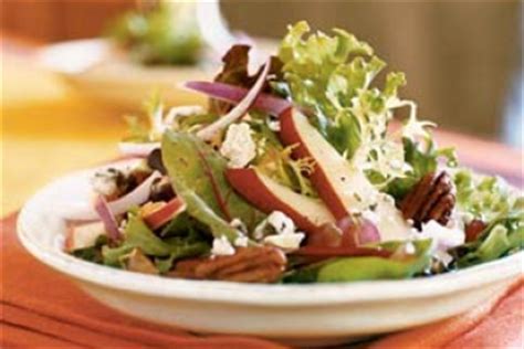 Roquefort Pear Salad - Simple Recipes