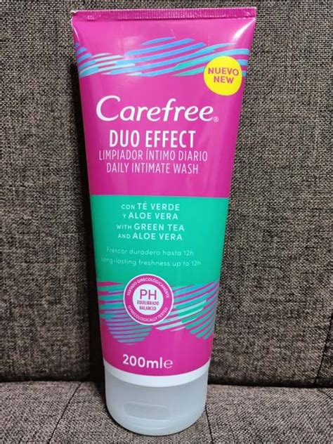 Carefree Duo Effect Daily Intimate Wash With Green Tea Aloe Vera