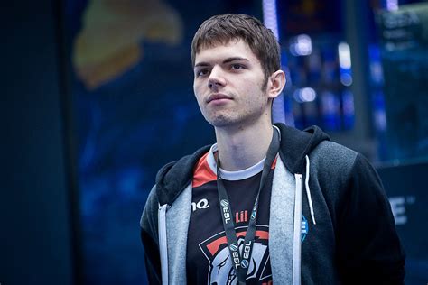 hellraisers continue  retool  adding lil  esports