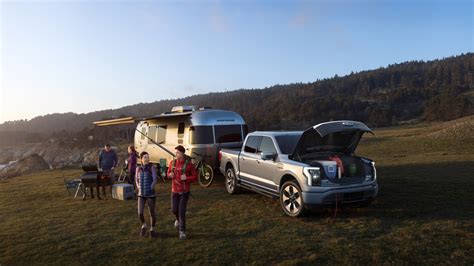 Ford's F-150 electric truck is a pickup for everyone | Popular Science