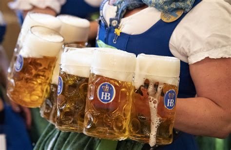 Monachium rozpoczął się Oktoberfest Podróże