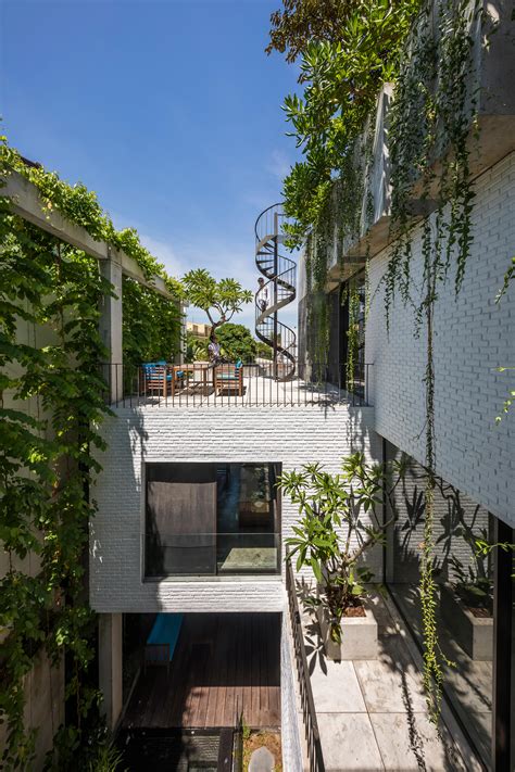 Thang House By Vo Trong Nghia Architects Detached Houses