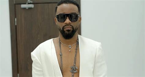 Paris Fashion Week Fally Ipupa Défile Pour Une Célèbre Marque