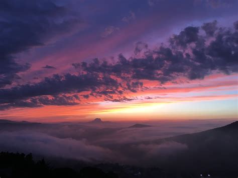 無料画像 地平線 山 雲 日の出 日没 太陽光 見る 夜明け 雰囲気 夕暮れ イブニング オレンジ 概要 シチリア島 残光 気象現象 大気現象 朝は赤い空