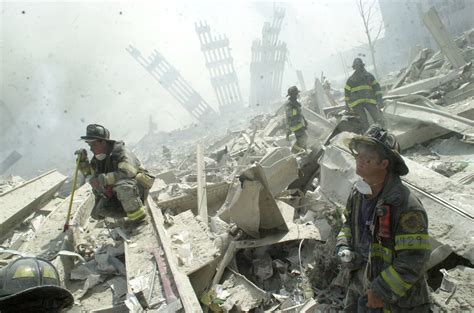 30 Harrowing Pictures From The 9/11 Terrorist Attacks