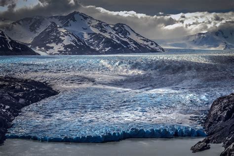 Navigation to Grey Glacier - Patagonia Adventure