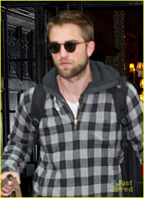 Robert Pattinson Bye Bye Big Apple Photo 555039 Photo Gallery