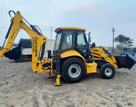 Mm Kg Mahindra Earthmaster Sx Iv Hp Backhoe Loader