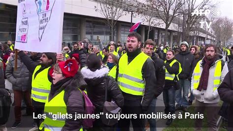 Des gilets jaunes toujours mobilisés à Paris pour l acte VII