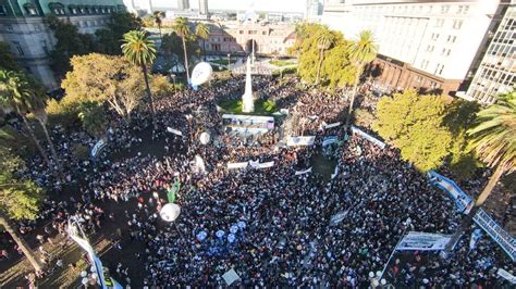 Masivas Marchas En Todo El Pa S En Contra De Los Recortes