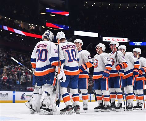 Islanders Wrap Up Four Wins In A Row Holmstrom S Nhl Debut More