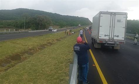 Muere Un Hombre Por Volcadura En La Carretera M Xico Morelia