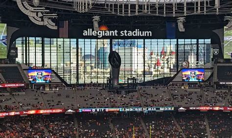 Tour Las Vegas Raiders Stadium (Allegiant Stadium Inside & Out ...