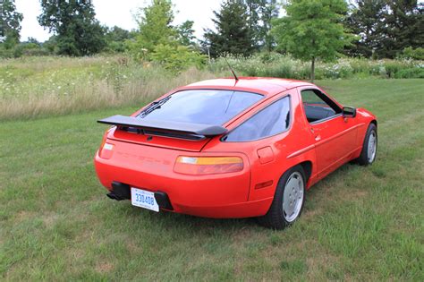 1990 Porsche 928 S4 Grooshs Garage