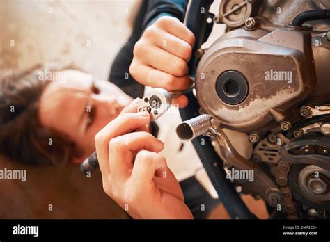 Mechanic Hands Working Engine Hi Res Stock Photography And Images Alamy