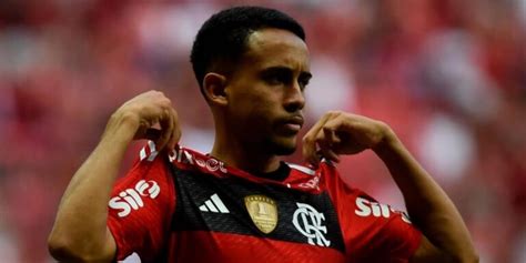 R 540 mi Craque do Flamengo está prestes jogar no Barcelona