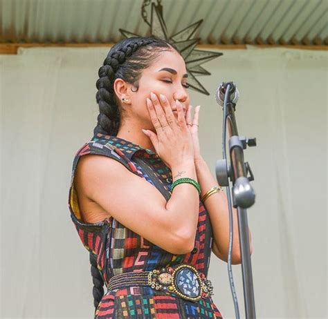 Pin Van Hana Mahamud Op Jhene Aiko