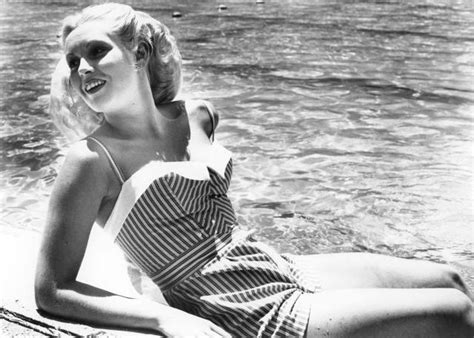 9 Hot Sexy Cathy Moriarty Bikini Pics