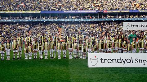 SON DAKİKA Fenerbahçe nin Konyaspor kadrosu açıklandı Fanatik