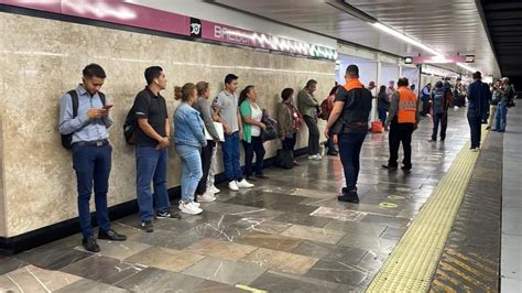 Hombre golpea a trabajador del Metro por pedirle que no rebase la línea