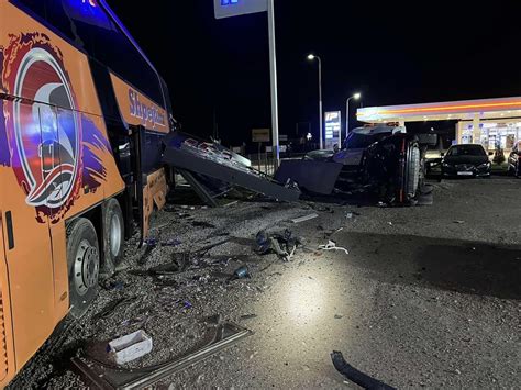 Aksidentohet Nj Autobus N Magjistralen Gjakov Prizren Gazetablic