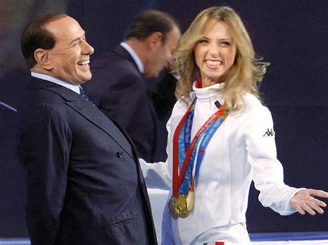 Silvio Berlusconi E Valentina Vezzali A Porta A Porta Nel 2008 3 Dago