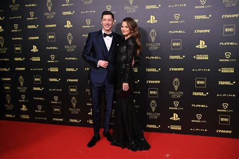 Z Ota Pi Ka Anna Lewandowska Na Instagramie Pociesza Roberta Dla