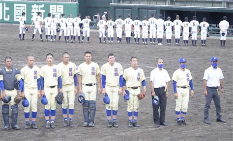 2回戦の鶴来戦に勝利し、スタンドにあいさつする星稜ナイン ― スポニチ Sponichi Annex 野球