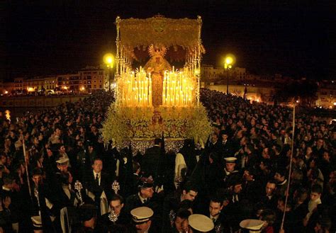 Jueves Santo En Sevilla Procesiones Itinerarios Y Horarios De La