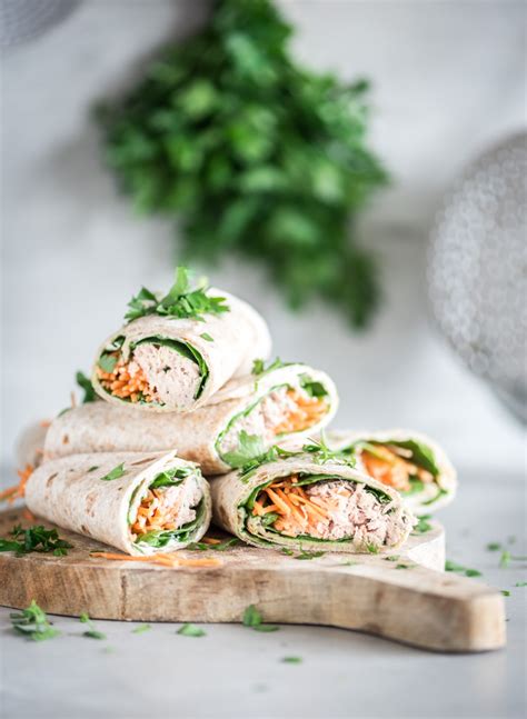 Wraps Met Tonijn Voor Lunch Handig Voor Onderweg Voedzaam Snel