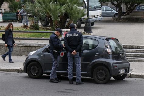 Maxi Controlli Della Polizia In Centro A Reggio Calabria Monitorata