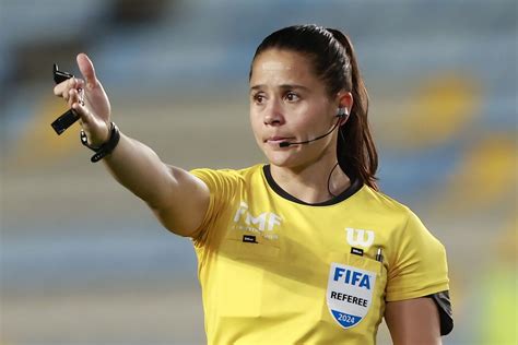 Liga Mx Karen Hernández Será La Tercera Mujer Que Pite Como Central En