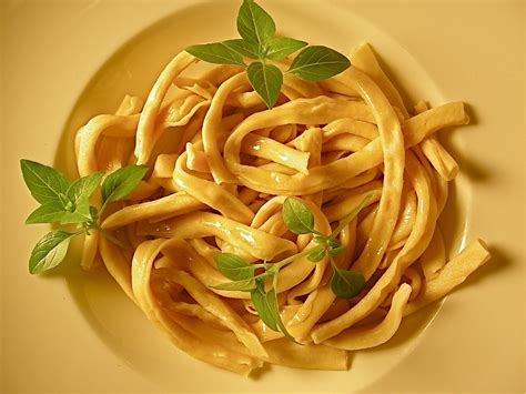 eat with a spoon: strozzapreti