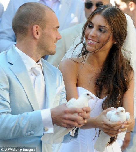 Wesley Sneijder Makes Tv Presenter Yolanthe A Footballer S Wife Daily Mail Online